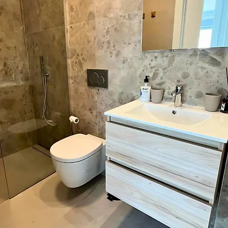 Villa With Private Pool In *